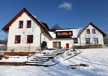 Chalupa s apartm�ny - na �pat� hory Radho��