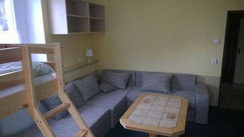 Chalupa u p�ehrady Fl�je - Kl�ny - Kru�n� hory