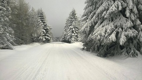 Chalupa u p�ehrady Fl�je - Kl�ny - Kru�n� hory