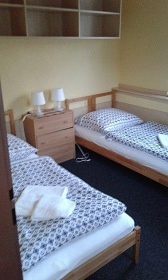 Chalupa u p�ehrady Fl�je - Kl�ny - Kru�n� hory