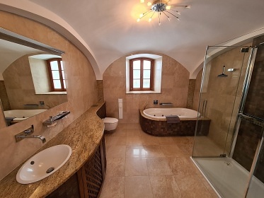 Wellness chalupa s baz�nem - u jezera Medard