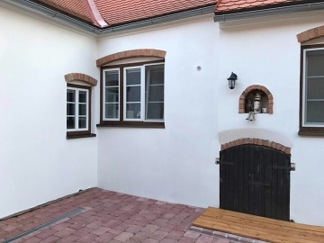 Chalupa s baz�nem - n�rodn� park Podyj� - Znojmo