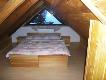 Chalupa s baz�nem - Krkono�e - Lys� hora