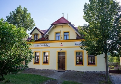 Penzion Pos�zav� s baz�nem - hrad Pirk�tejn