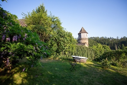 Penzion Pos�zav� s baz�nem - hrad Pirk�tejn