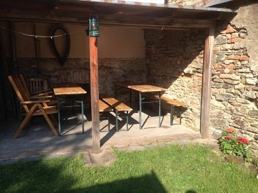 Penzion Pos�zav� s baz�nem - hrad Pirk�tejn