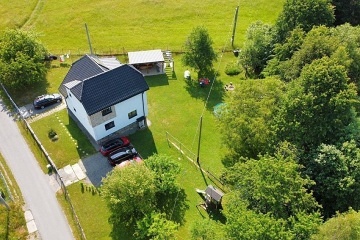 Chalupa s baz�nem u p�ehrady - Rali�ka - Beskydy