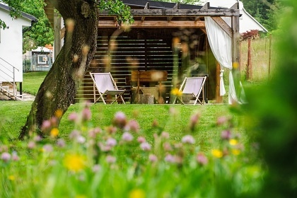 Chalupa s baz�nem u p�ehrady - Rali�ka - Beskydy