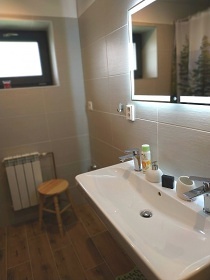 Chalupa s baz�nem u p�ehrady - Rali�ka - Beskydy