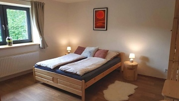 Chalupa s baz�nem u p�ehrady - Rali�ka - Beskydy