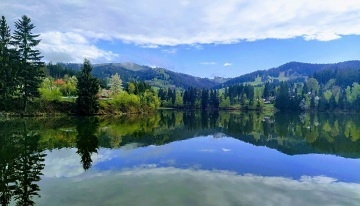 Chalupa s baz�nem u p�ehrady - Rali�ka - Beskydy