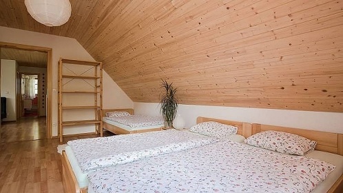 Valask roubenka s baznem - cyklostezka Beva