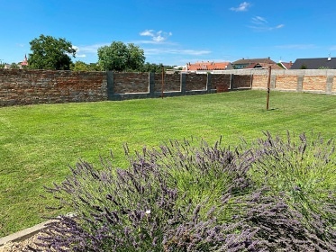 Chalupa s baz�nem - Mikulovsko - CHKO P�lava