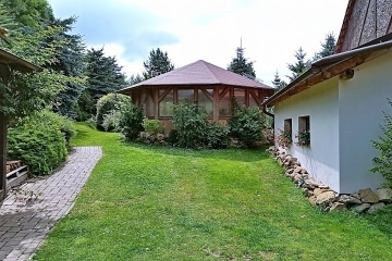 Chalupa s baz�nem - p�ehrada Se� - �elezn� hory