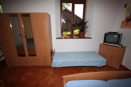 Chalupa s baz�nem - p�ehrada Se� - �elezn� hory