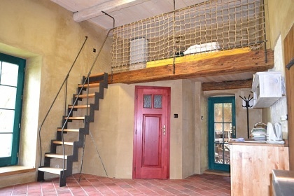 Jiho�esk� chalupa a uzav�en� dv�r - Slavonice