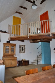 Jiho�esk� chalupa a uzav�en� dv�r - Slavonice