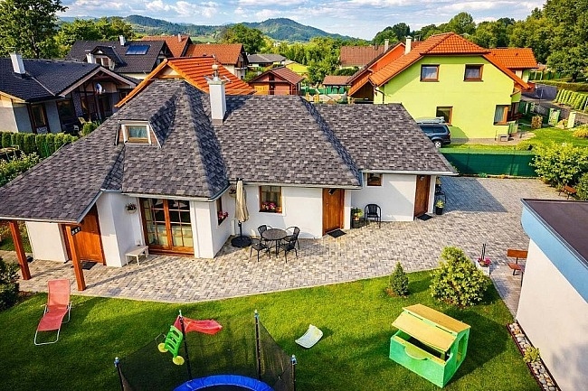 Chalupa s apartm�ny Liptovsk� Mara - N�zk� Tatry