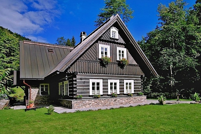 Chalupa Krkonoe - bazn a sauna - ern hora