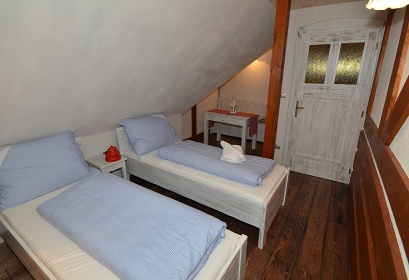 Chalupa Krkonoe - bazn a sauna - ern hora