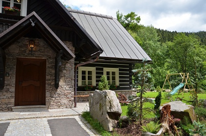 Chalupa Krkonoe - bazn a sauna - ern hora