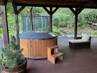 Roubenka wellness a vinný sklep - východní Čechy