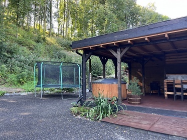 Roubenka wellness a vinný sklep - východní Čechy