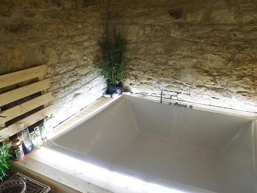 Roubenka wellness a vinný sklep - východní Čechy