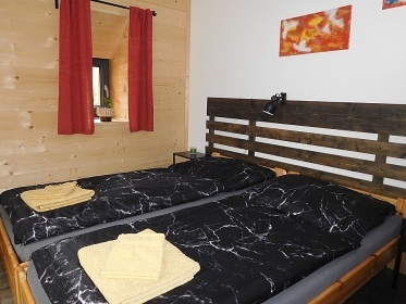 Roubenka wellness a vinný sklep - východní Čechy