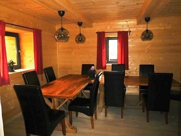 Roubenka wellness a vinný sklep - východní Čechy