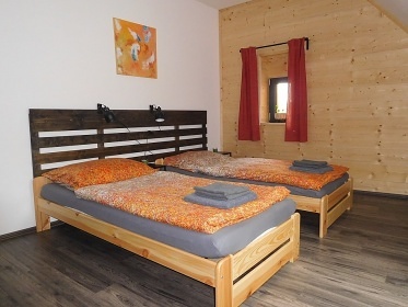 Roubenka wellness a vinný sklep - východní Čechy