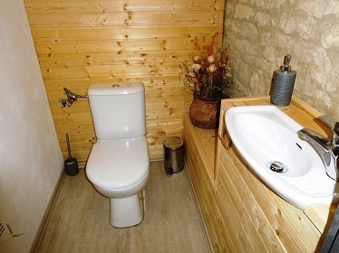 Roubenka wellness a vinný sklep - východní Čechy