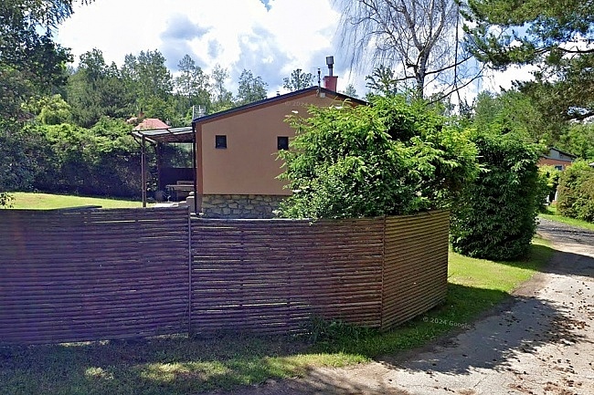 Chata Vyso�ina - u rybn�ka Stekl� - T�eb��