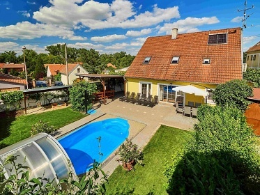 Chalupa s baznem - CHKO Plava - Nov Mlny