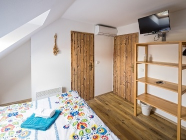 Chalupa s baznem - CHKO Plava - Nov Mlny