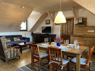 Chalupa baz�n a vinn� sklep - Nov� Ml�ny - P�lava