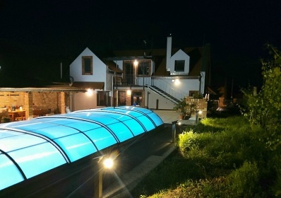 Vina�sk� dv�r Turna - chalupa Nov� Ml�ny - P�lava