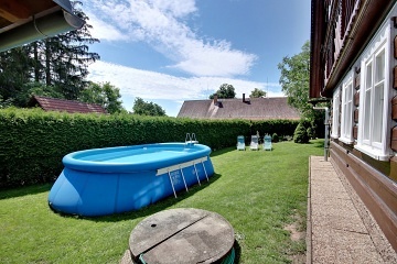 Rouben� chalupa s baz�nem - �esk� r�j