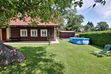 Rouben� chalupa s baz�nem - �esk� r�j