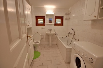 Rouben� chalupa s baz�nem - �esk� r�j