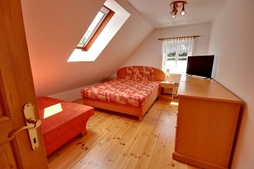 Rouben� chalupa s baz�nem - �esk� r�j