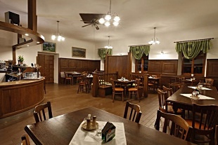 Hotel Pošta - náměstí Černý Důl - Krkonoše
