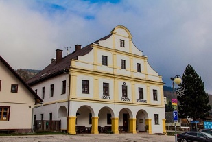 Hotel Pošta - náměstí Černý Důl - Krkonoše