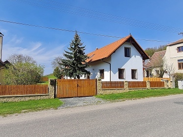 Rodinná chalupa - Nymbursko - zámek Loučeň
