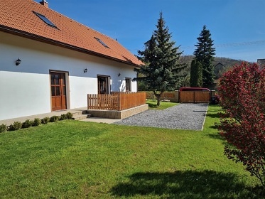 Rodinná chalupa - Nymbursko - zámek Loučeň