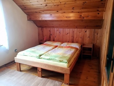 Chalupa Novohradsk hory - Dobrkovsk Lhotka