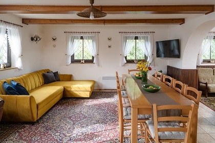 Chalupa s baz�nem - z�mek Kol�tejn - �er�k