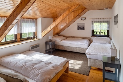 Chalupa s baz�nem - z�mek Kol�tejn - �er�k