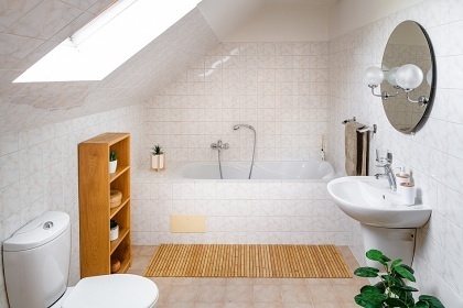 Chalupa s baz�nem - z�mek Kol�tejn - �er�k