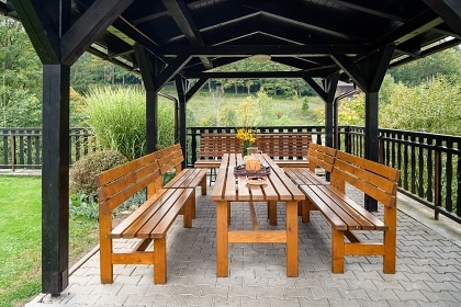 Chalupa s baz�nem - z�mek Kol�tejn - �er�k